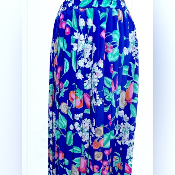 Alfred Dunner Vintage Floral and Fruit Print Skirt in Size 12 - Picture 3 of 6